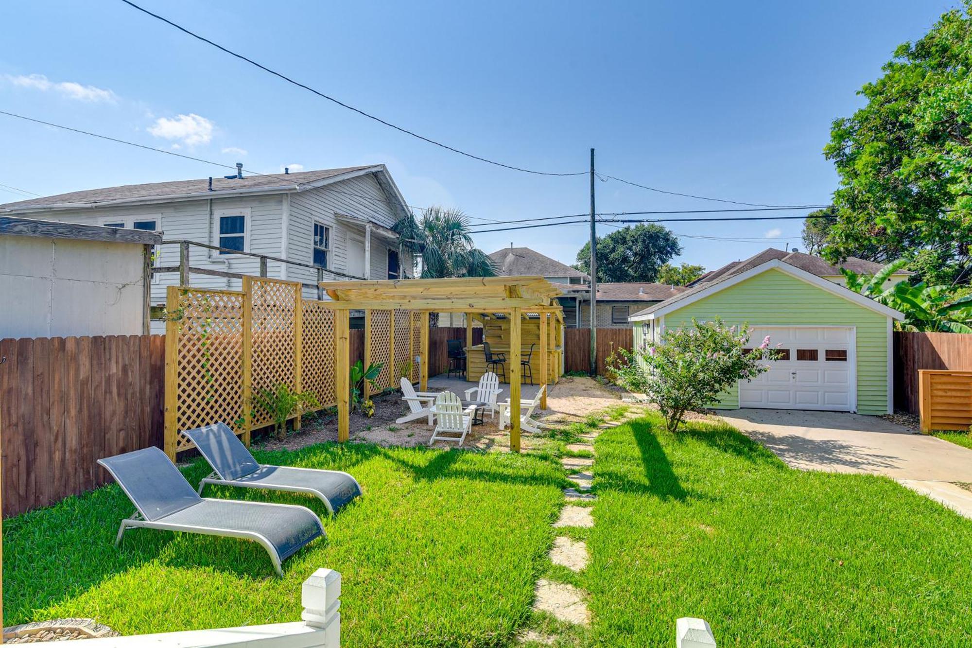 Walk To Galveston Beach Texas Home With Fenced Yard Zewnętrze zdjęcie