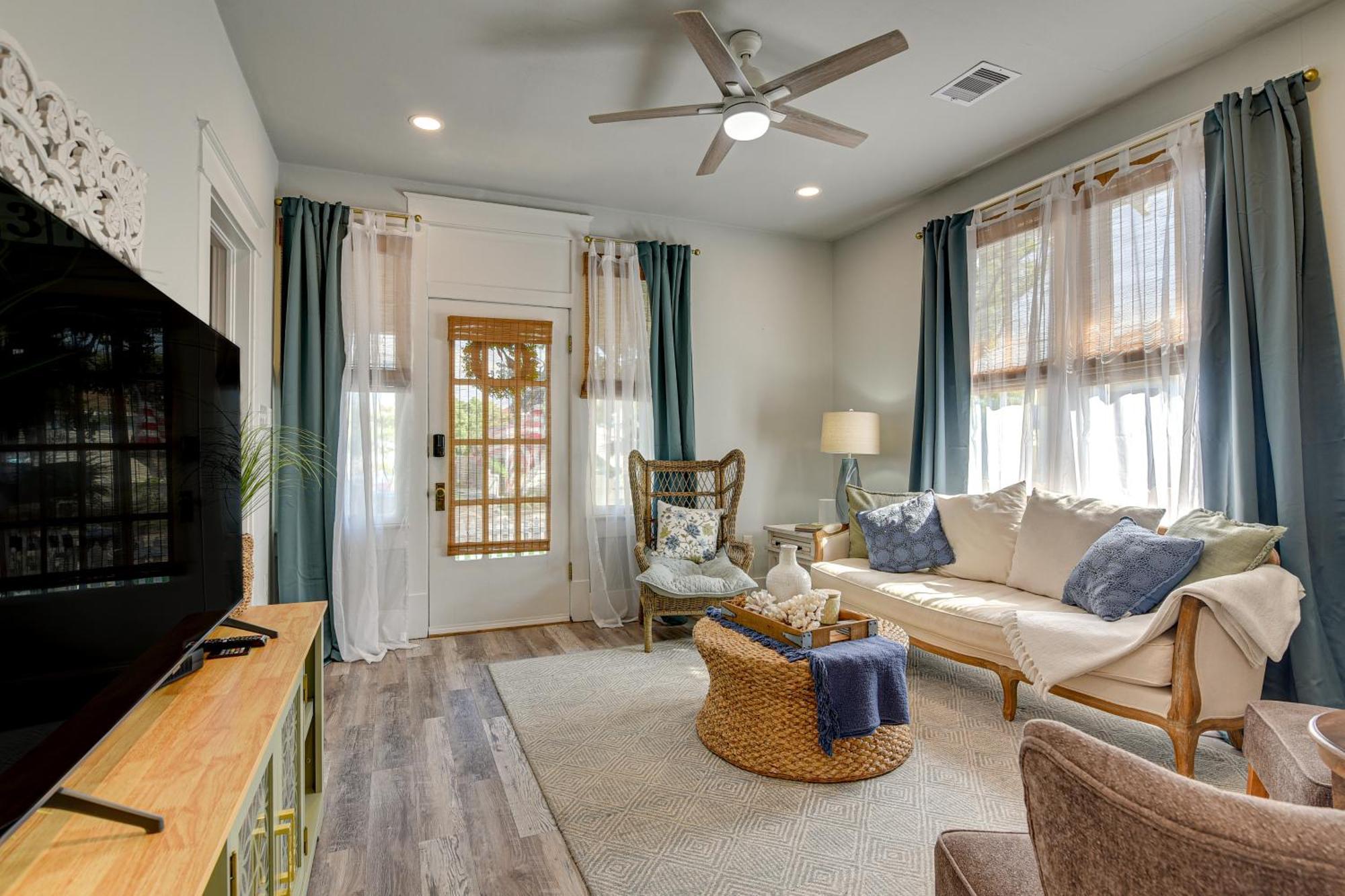 Walk To Galveston Beach Texas Home With Fenced Yard Zewnętrze zdjęcie